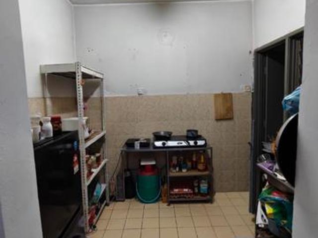 Sri Putra apartment sungai buloh cash out 80K