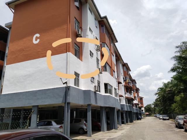 Sri Putra Apartment