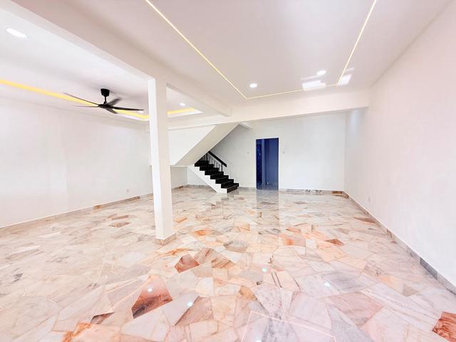 Sri Pulai Double Storey 22x75 sqft Fully Renovated 5 Rooms Skudai