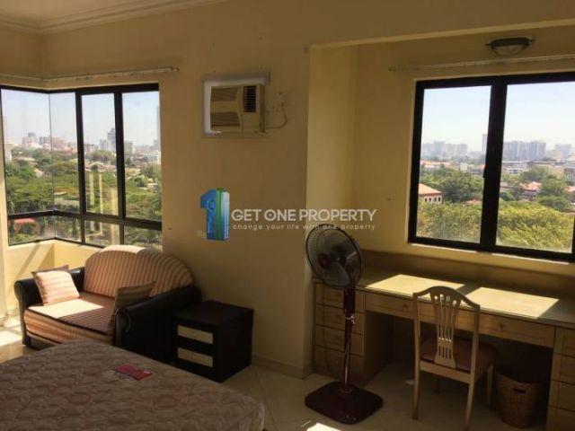 vacant from September 2017 walk up corner maisonette Sri York,Georgetown
