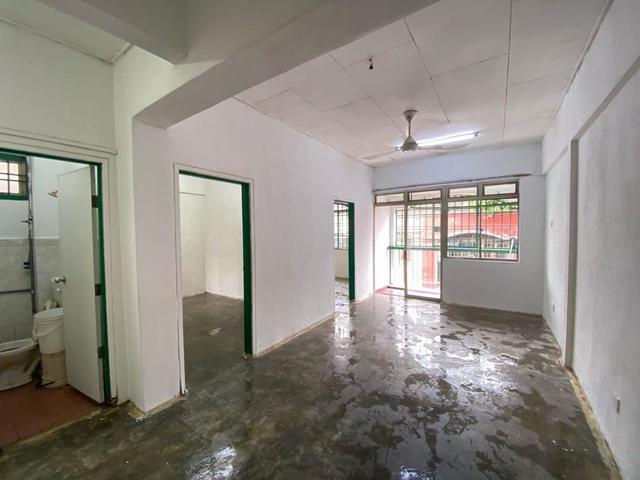 Sri Yaacob Shop Apartment