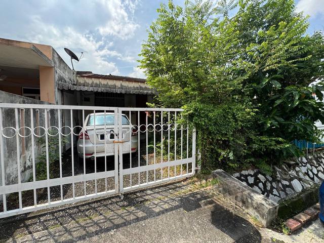 SS14 Single Storey Terrace House Near Park