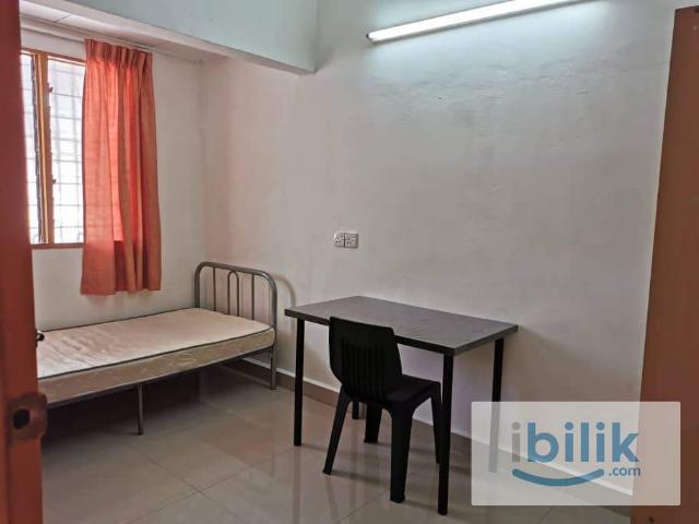 SS15 house facing Subang Jaya LRT / KTM station – own bath, fully furnished room posted by owner