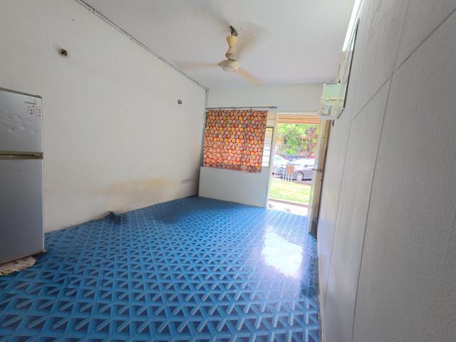 SS13 Subang Jaya Flat Ground Floor unit for sale
