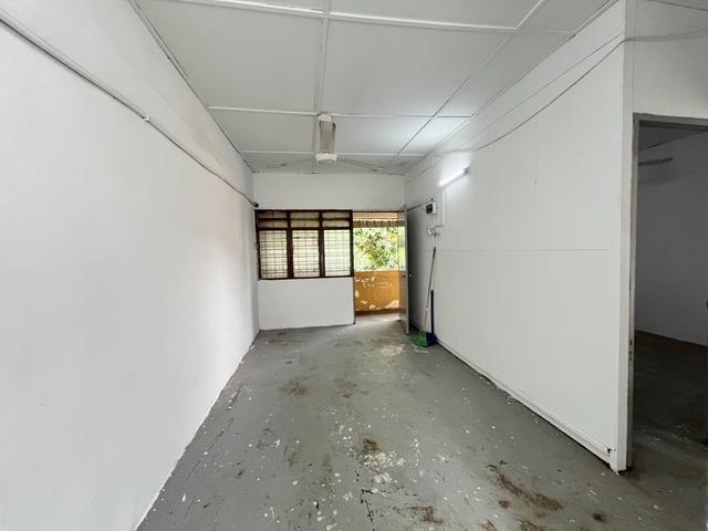 SS13 Subang Jaya Freehold low cost flat for sale