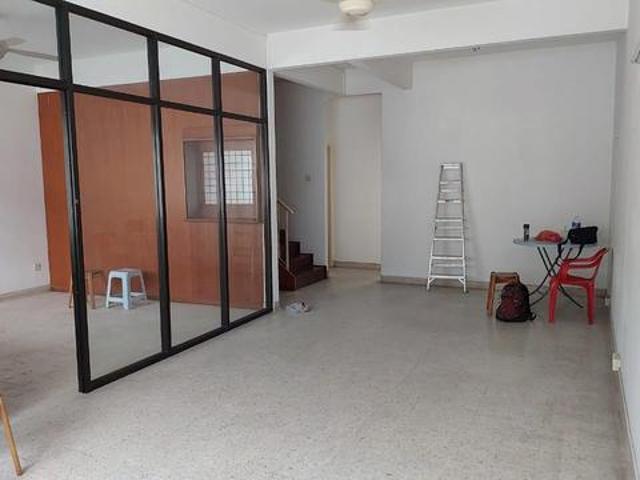 SS1 Kampung Tunku Petaling Jaya 2 Storey 1680sf 6 Room