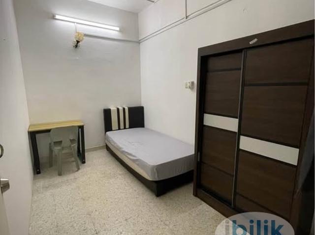 Ss2 cabinet budget single room for rent move in immediatelytrusted agent