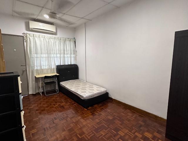 ✅SS2 Area Medium Room For Rent, 5MinsDrive To SS2 DurianMan Stall And SS2 Park