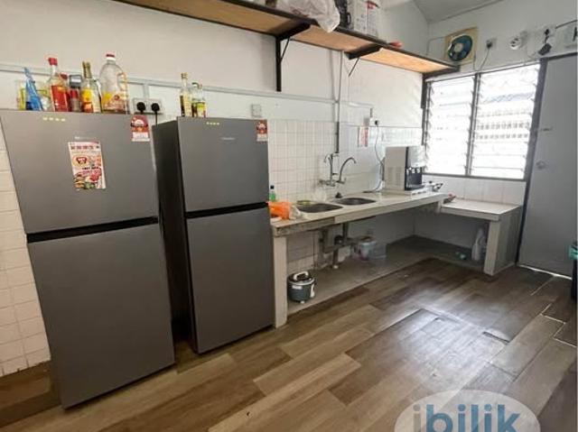 Ss2 good location middle room for rent move in immediatelytrusted agentnearby so many food shop