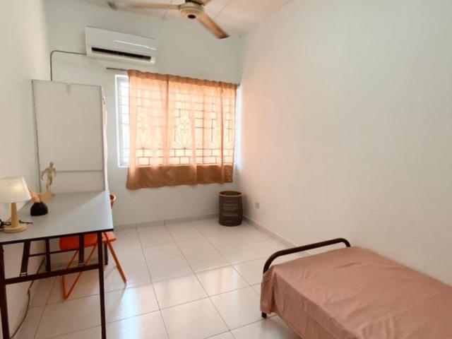 SS2 original room fully furnished FREE stay when you move in