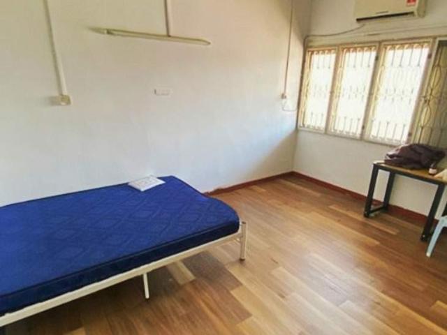 SS2 Private Bathroom Room Near LRT | Couple Friendly ️