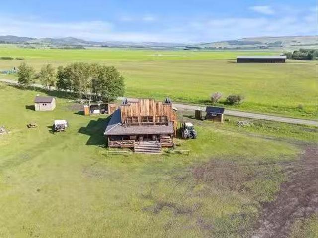 Sw W5 Se W5, Rural Foothills County, AB, T0L 2A0 farm for sa.