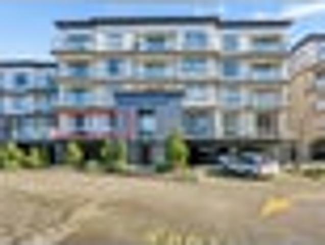 Swimming Pool, Tennis Court, Gym Apartment Living