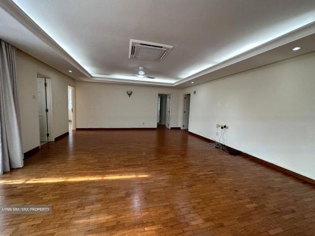 Swiss Club Road D11, Detached