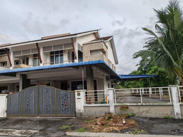 st 18 pengkalan tiara double story corner house for rent