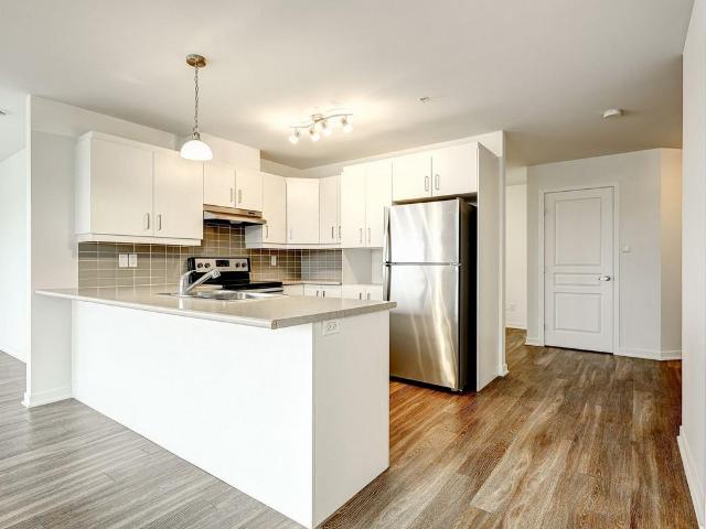 St Thérèse 1 Studio Apartment for Rent at 290 Place Claude Dagenais, Sainte Thérèse, QC J7E 0C1