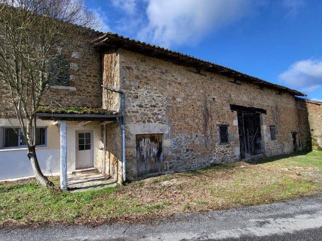 ST VICTURNIEN: Maison d'habitation + grange attenante