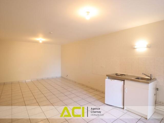 ST ALBAIN – STUDIO DE 33M2 DONNANT SUR COUR