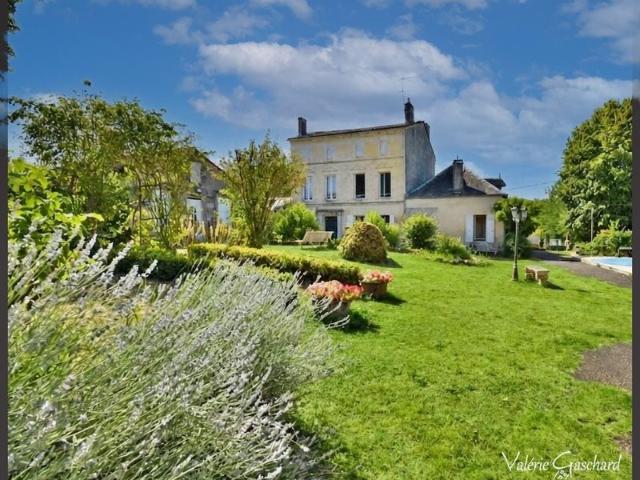 St Antoine sur l'isle Gironde Maison en Pierre 250 m² +. 250m² Saint Antoine sur l'Isle
