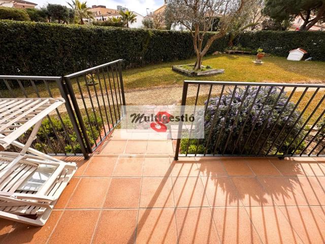 ST ANTONI DE CALONGE: PLANTA BAJA CON TERRAZA A 100 METROS DE LA PLAYA ZONA RIERA D'AUBÍ