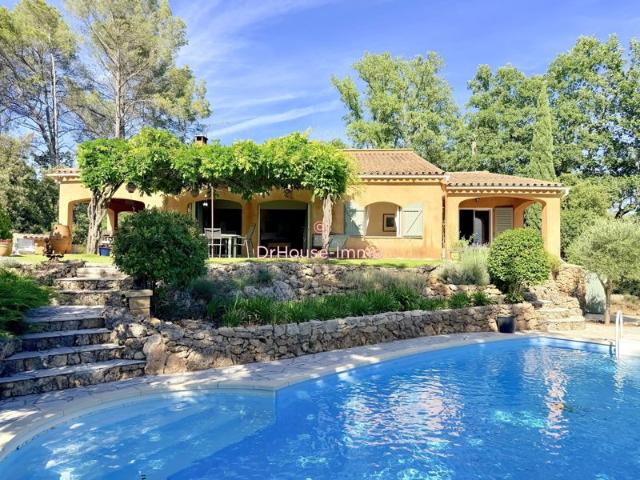 ST ANTONIN DU VAR Charmante maison avec piscine et jolie vue