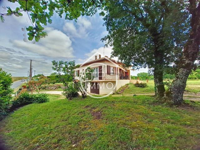St Astier de Duras: Maison 77m², 3 chambres, sur sous sol 141m² Saint Astier