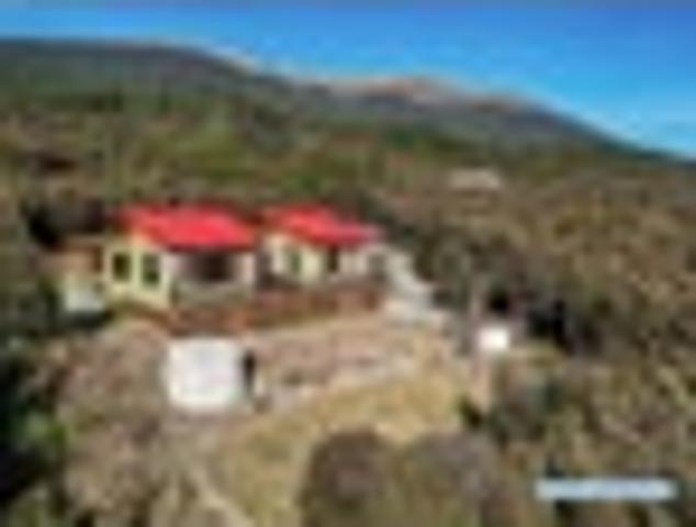 St Arnaud Area – Modern, Sunny &.