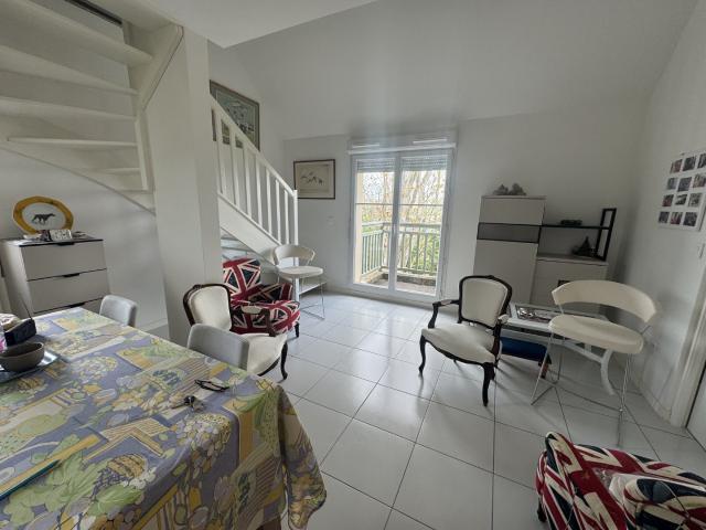 St Arnoult, à 2 pas des commerces et du pôle, appartement 3. 75m² Saint Arnoult