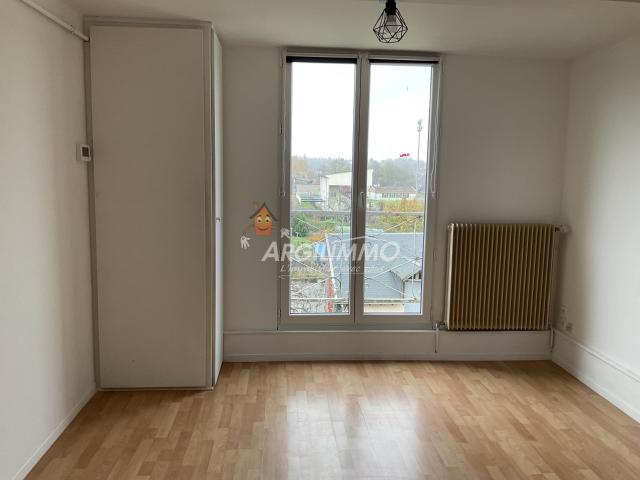 ST CALAIS 72 Appartement T2