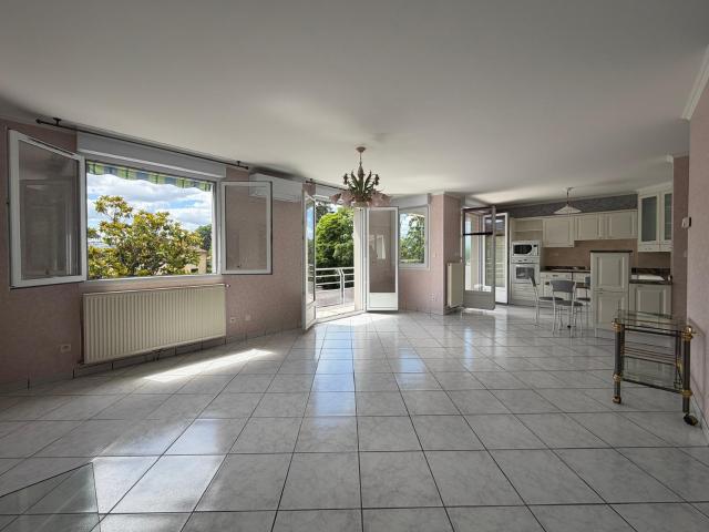 ST CHAMOND LA VALETTE Grand 2 pièces 68m2
