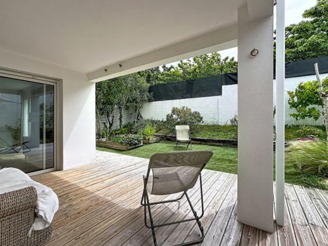 St Charles Appartement récent avec jardin et parking