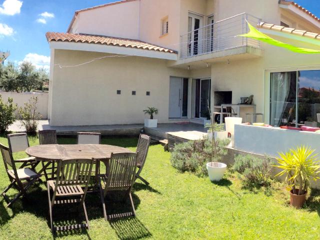 ST CYPRIEN BELLE VILLA D'ARCHITECTE T4