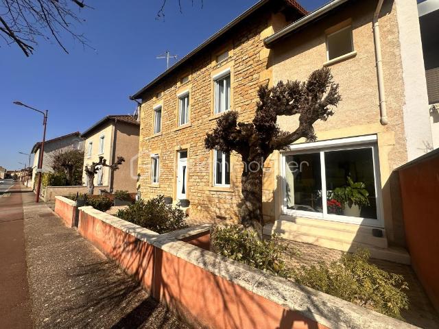 St Denis de cabanne, maison 175 m2, 3 ch