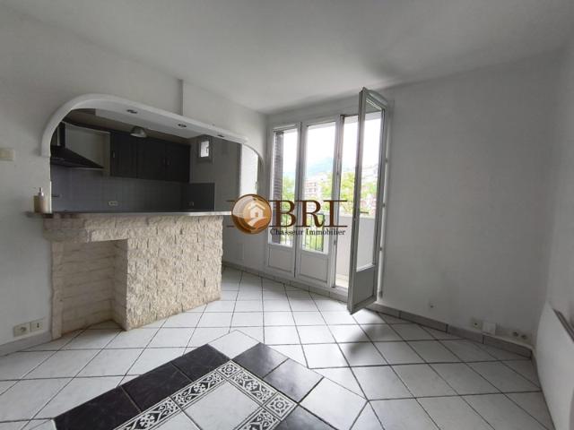 ST EGREVE, appartement T2