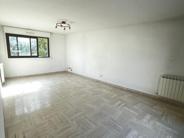 ST ELOI, GRAND T3 DE 69M2 AVEC TERRASSE ET GARAGE