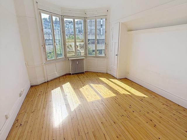 ST ETIENNE CARNOT F3 EN BON ETAT AVEC PARKING PRIVE
