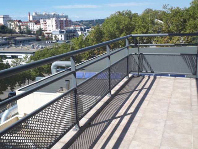 ST ETIENNE / LA TERRASSE/GROUCHY /12 PLACE DES GRENADIERS F3 75M²