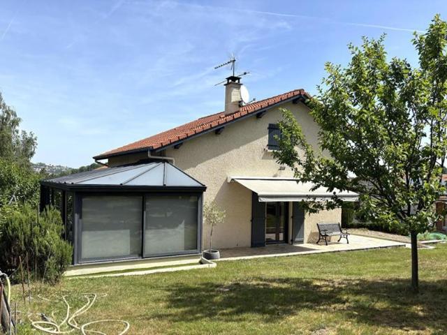 St ETIENNE 42100 proche IUT, Villa sur sous sol 130m² habitables 3 chambres grand garage sur 851m² de terrain