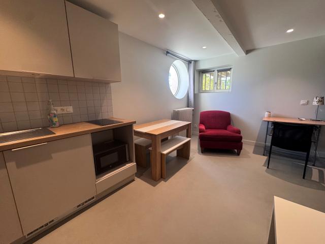 ST FOY LES LYON 25m2