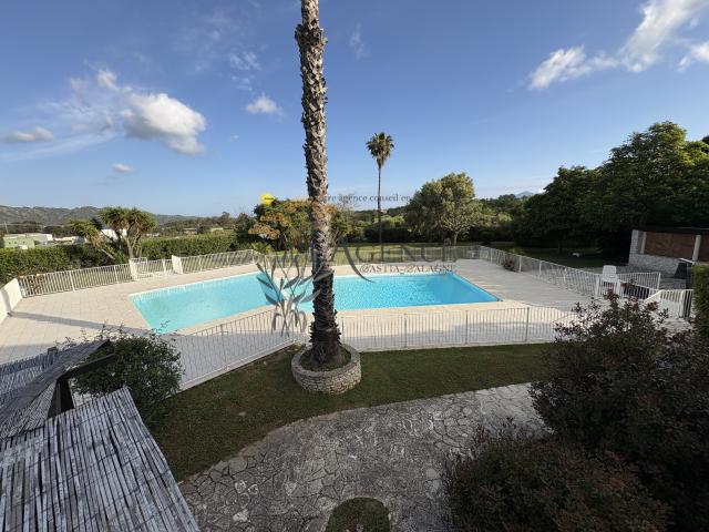 ST FLORENT APPARTEMENT TYPE 3 MEUBLE