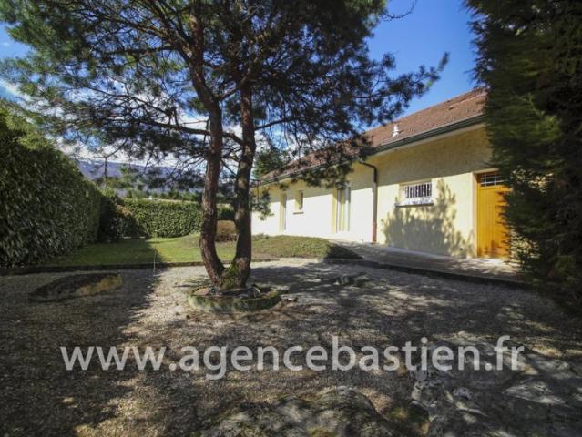 ST GENIS POUILLY Villa 5 pièces Centre ville 152 m2