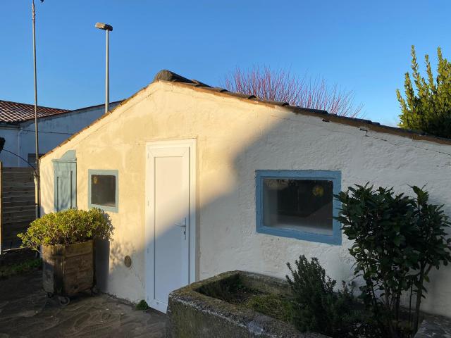 ST GEORGES DES COTEAUX STUDIO MEUBLE