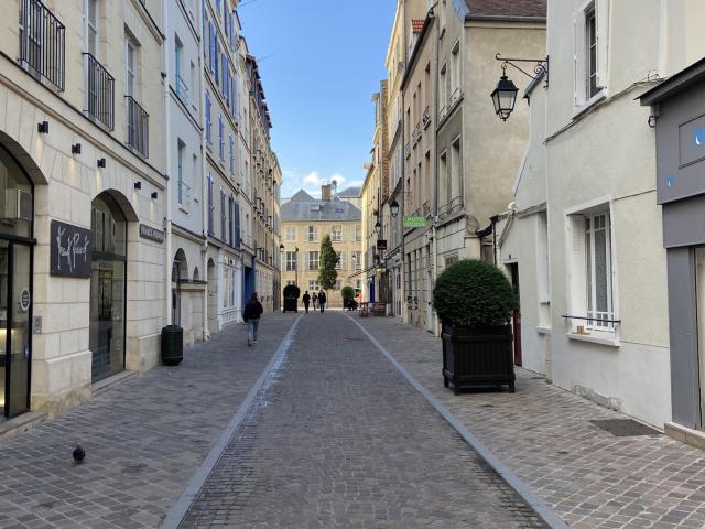 ST GERMAIN EN LAYE Studio meublé centre ville
