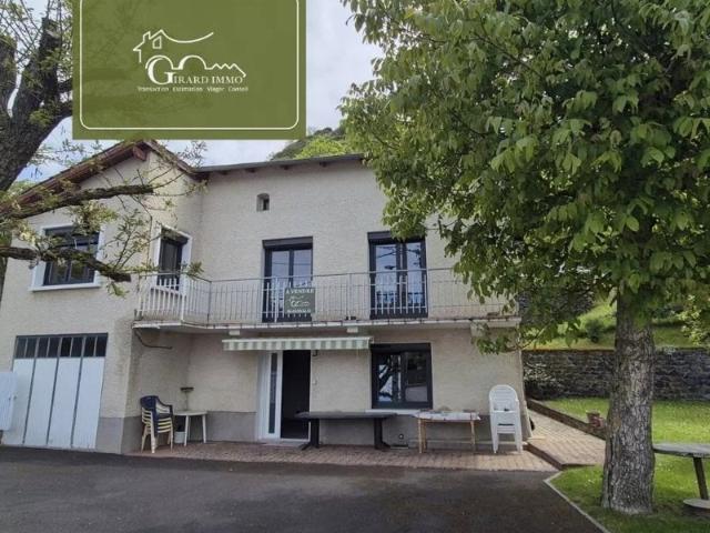 St germain Laprade, maison rénovée F4 sur 2 niveaux