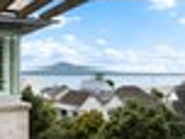 St Heliers luxury penthouse with sunset views