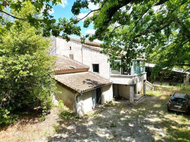 St Hippolyte du Fort, maison d'habitation + dépendances