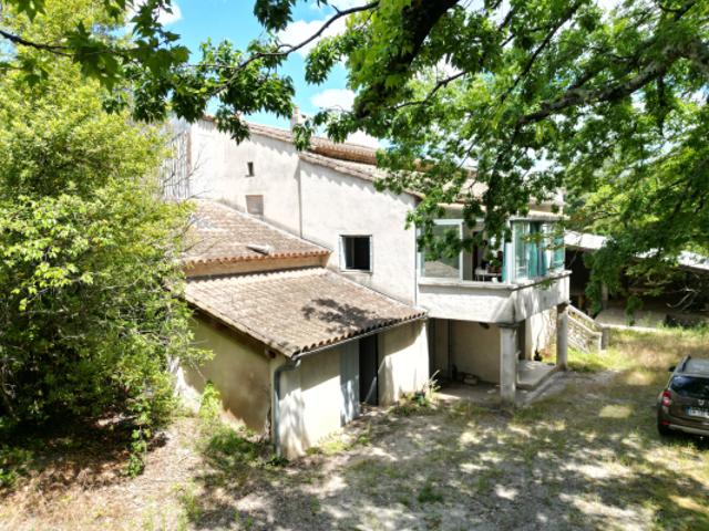 St Hippolyte du Fort, maison d'habitation + dépendances