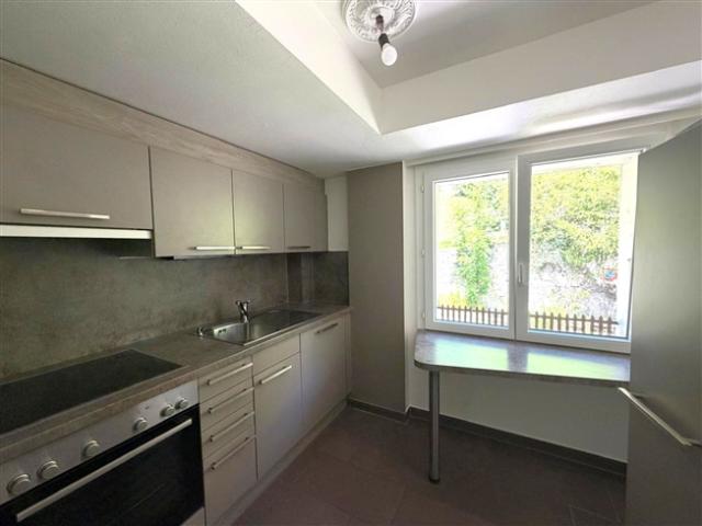 St Imier, eine schöne renovierte 3,5 Zimmer Wohnung im 2. Stock