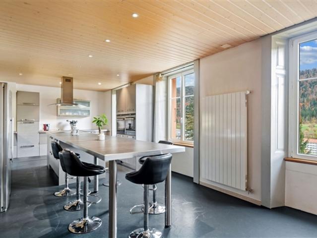 St Imier, Haus mit Charakter Perfekt für Familie und Beruf