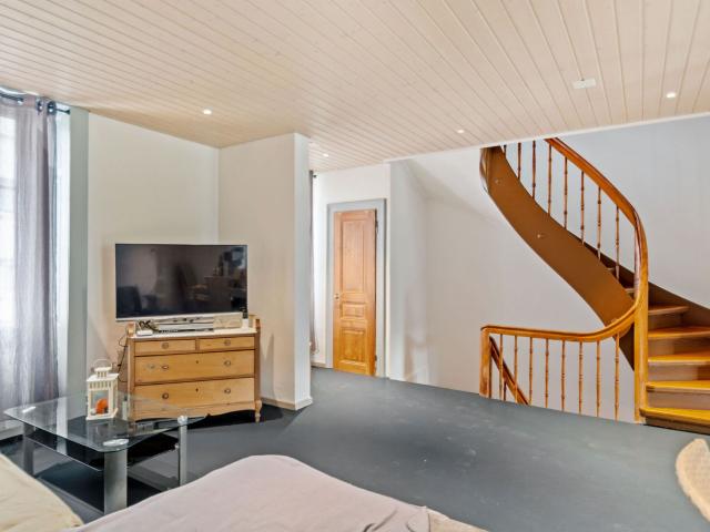 St Imier, Haus mit Charakter Perfekt für Familie und Beruf